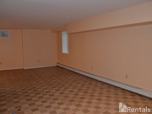 3rd image of 8 Minturn St