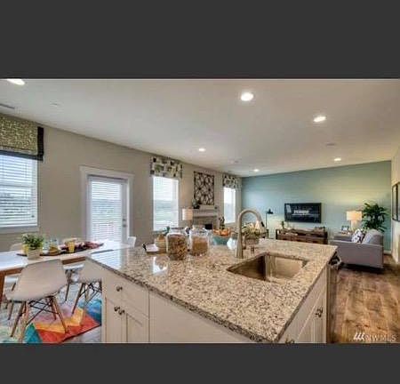 4th image of 5016 51st Avenue Ct W