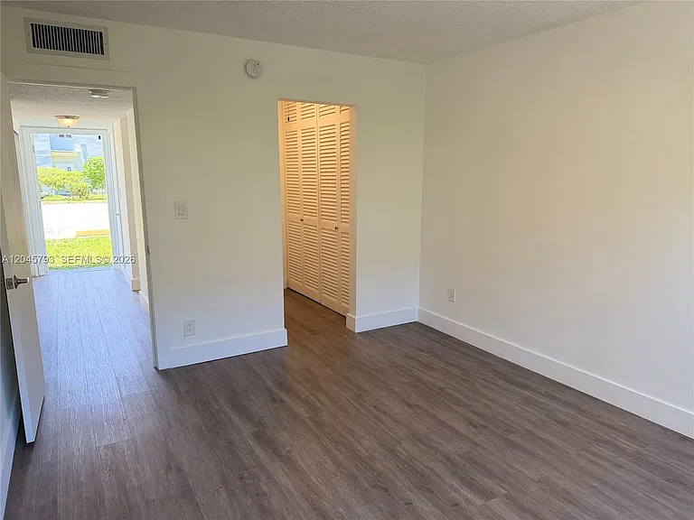 13215 NE 6th Ave #102 — Photo 6
