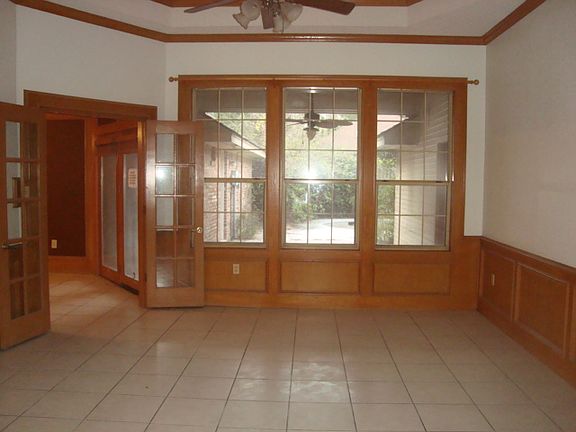 4th image of 217 East Kiwi Avenue