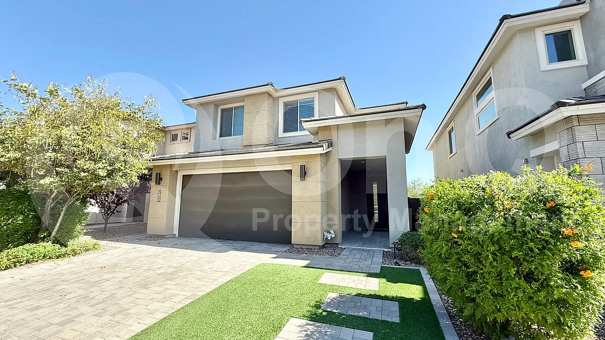 Building Photo - 3135 E Tina Dr