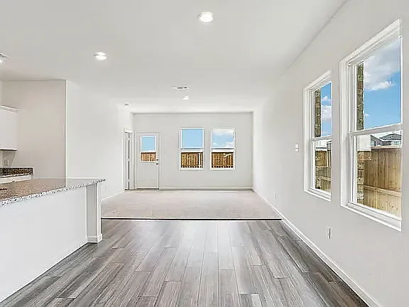 2124 Prairie Ln — Photo 14