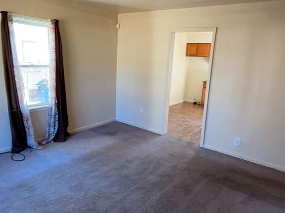 3rd image of 26327 Lehigh St