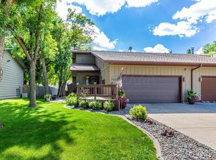 2427 18th St S, Fargo, ND 58103