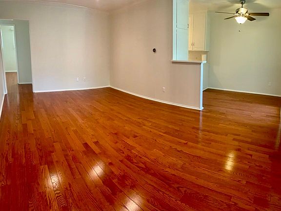 2nd image of 2714 W Clark Ave #D1