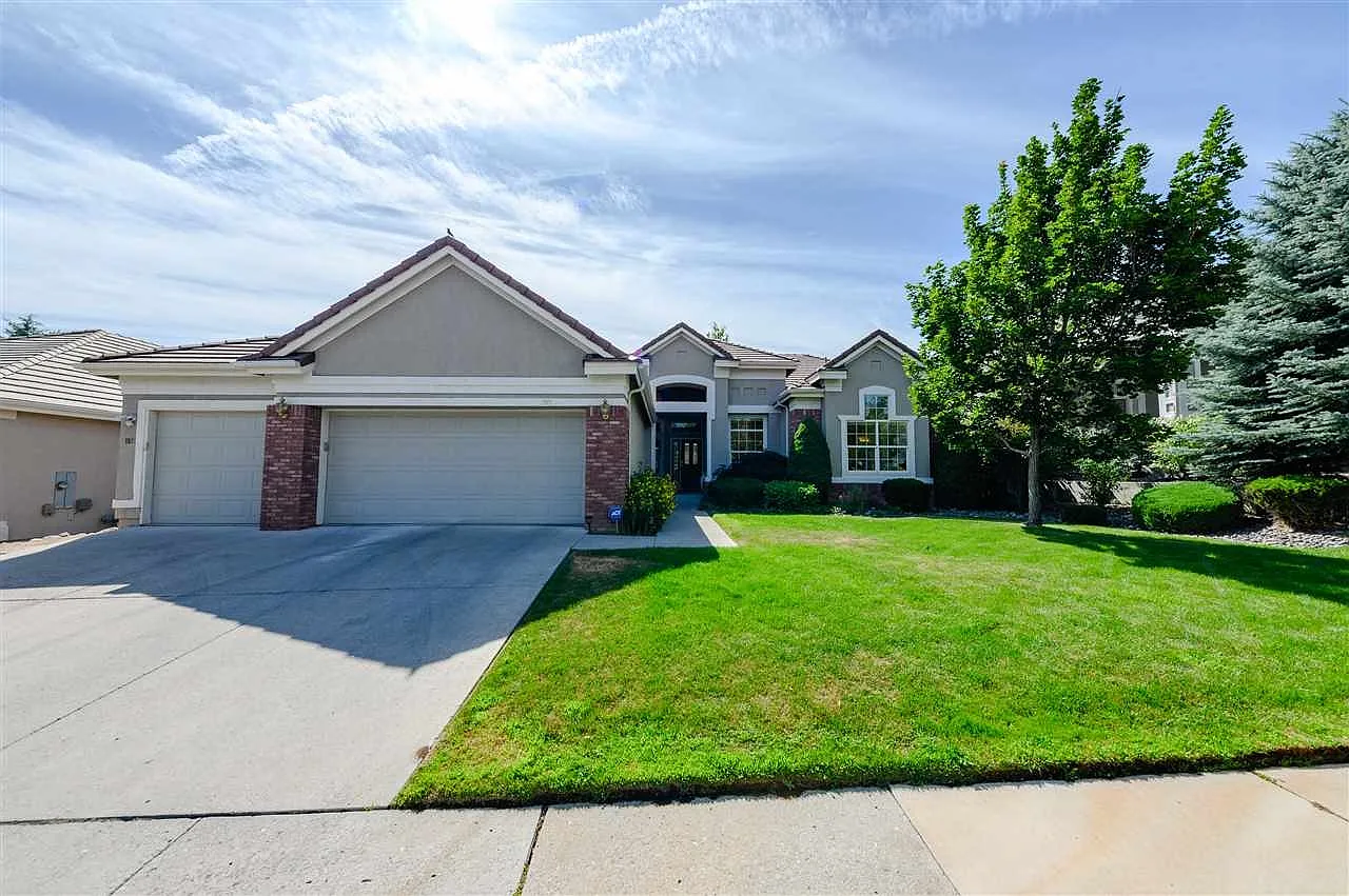 1930 Rolling Brook Ln photo 1