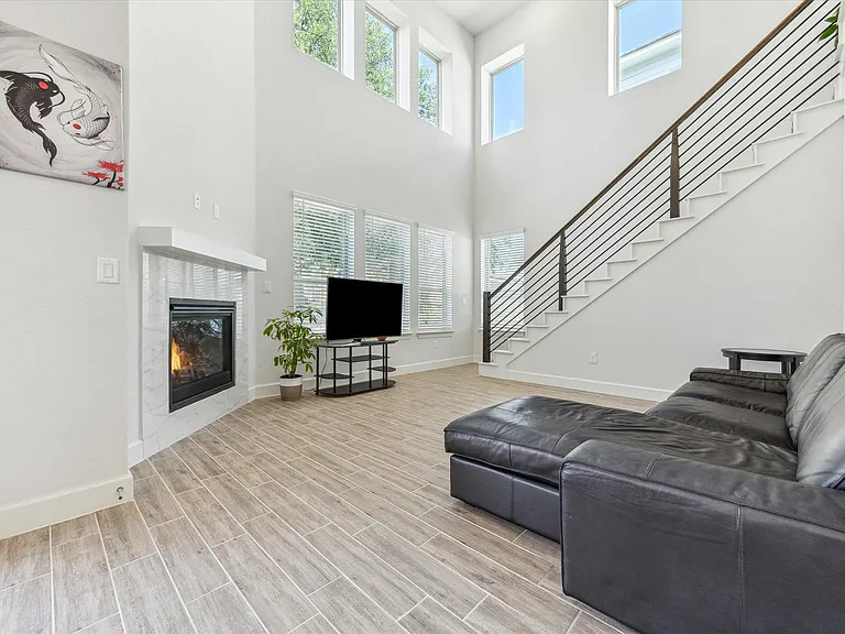 806 Dayton Dr — Photo 10