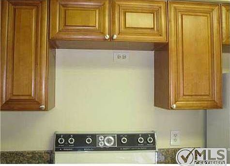 3rd image of 1344 The Pointe Dr