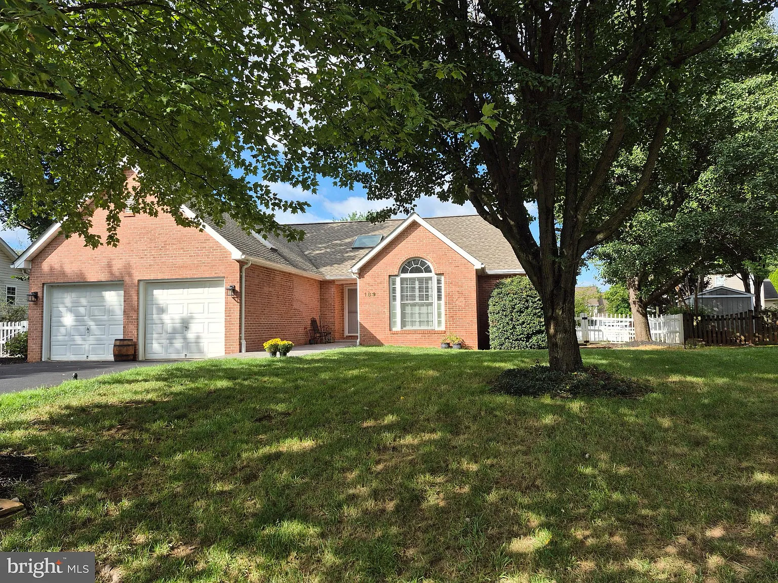 2 bed, 2.0 bath, 1383 sqft, $1,900 — Photo 1
