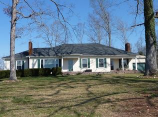 250 Island Rd, Hillsville, VA 24343