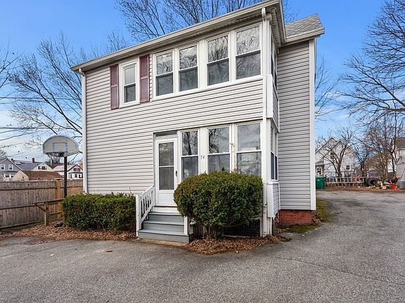 2nd image of 74 Myrtle St