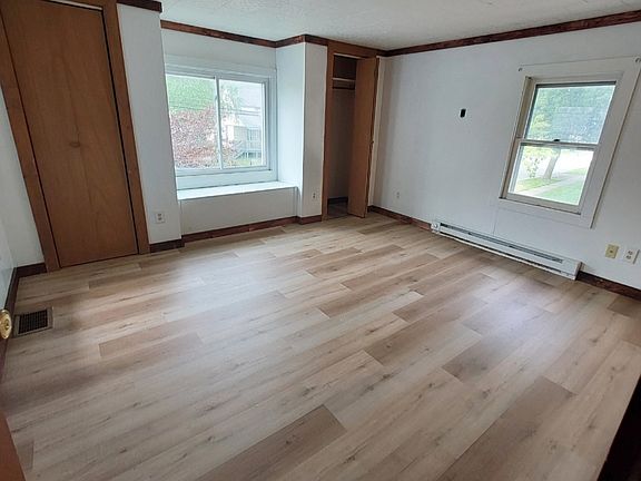 4th image of 219 Keuka St
