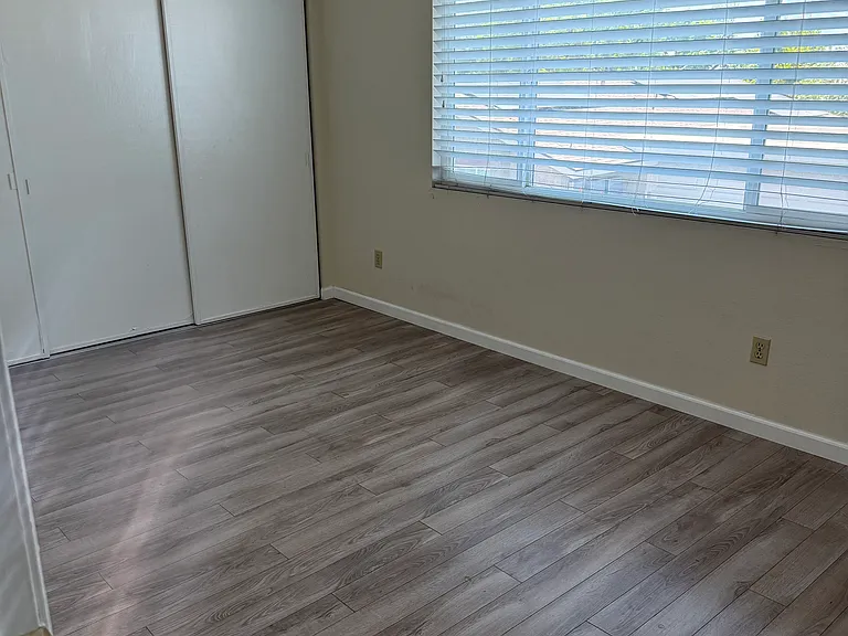 Large upstairs bedroom