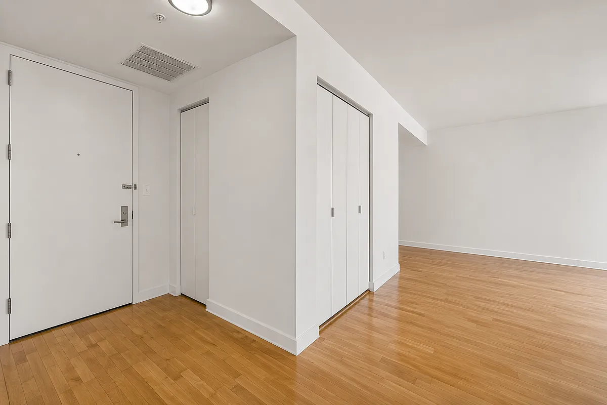 living room - 222 Montgomery St #4H