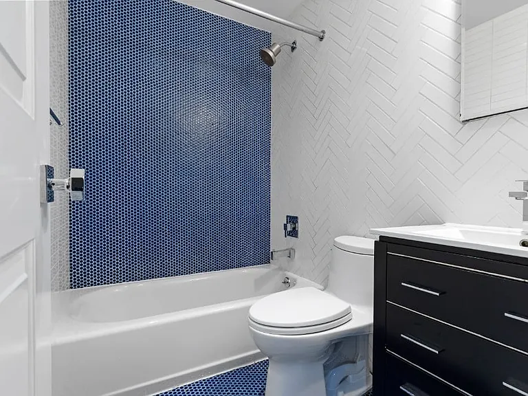 402 E 12th St #8 — Photo 7