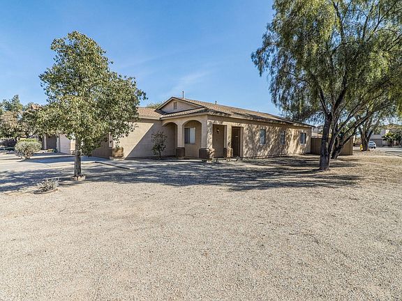 2nd image of 893 E Cowboy Cove Trl
