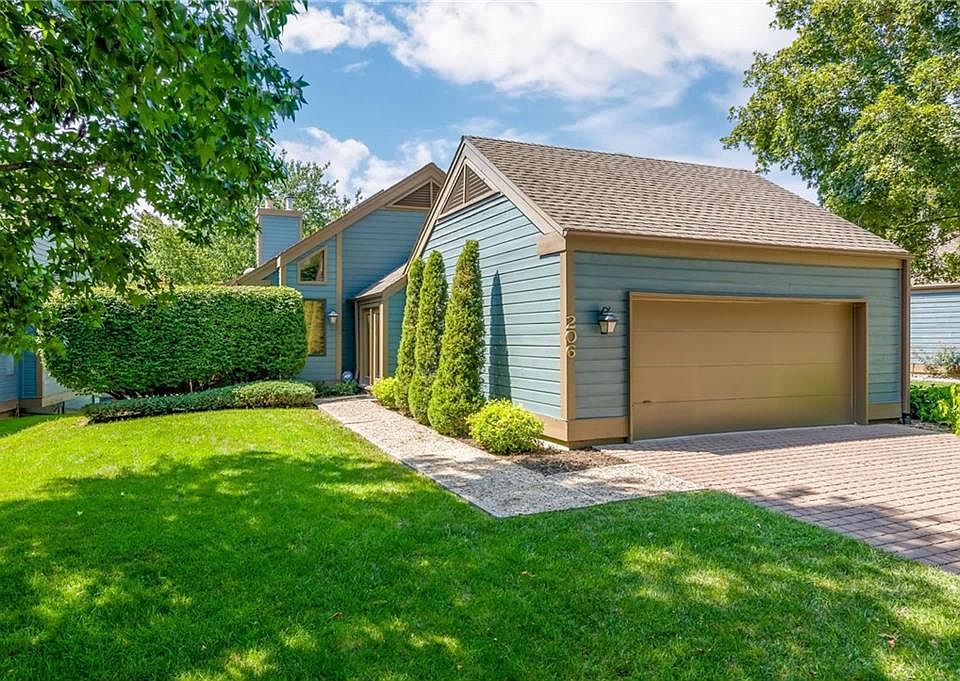 1st image of 206 Lakeside Dr