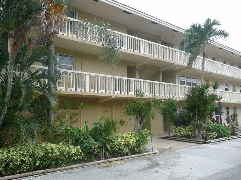 1st image of 1200 SW 12th St APT 102