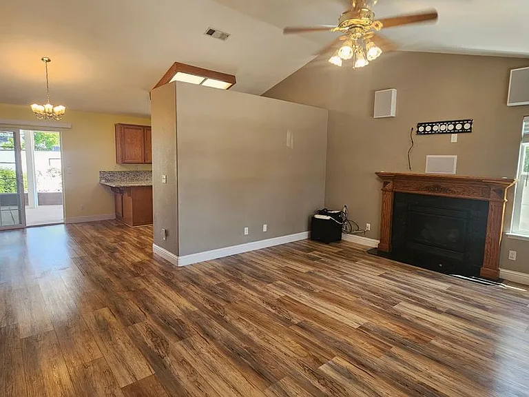 8080 Quartz Ln — Photo 7