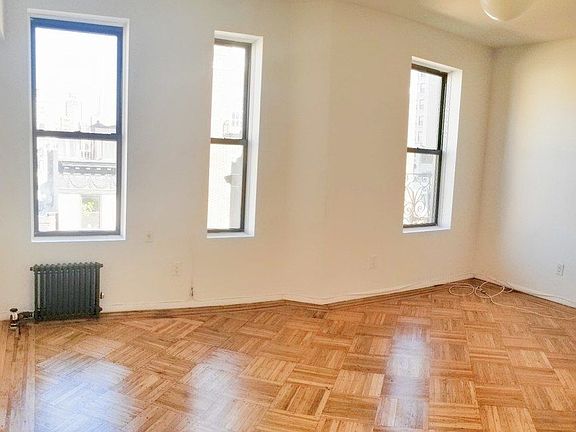 3rd image of 82-86 Washington Pl #6B