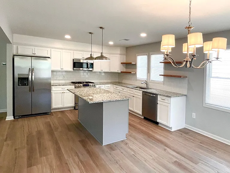 475 N Saylor St — Photo 5