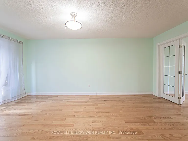 10 Kingsboro Rd — Photo 3
