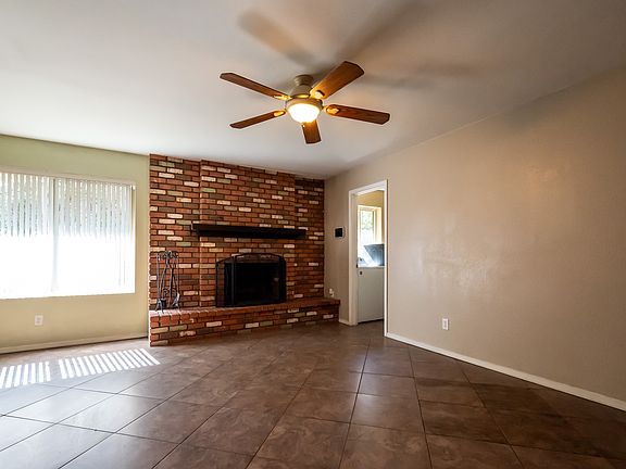 5th image of 2930 W Cinnamon Dr