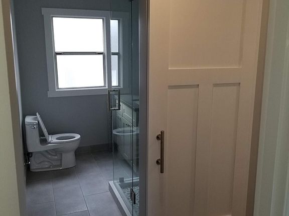 5th image of 706-708 Linden Ave #706