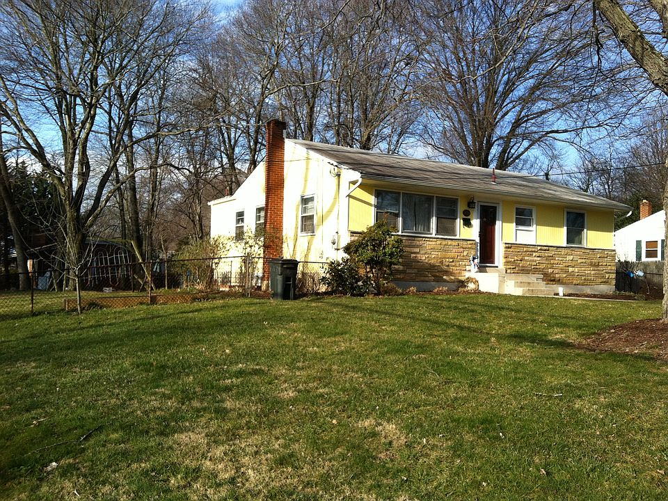2nd image of 924 Frederick St SW