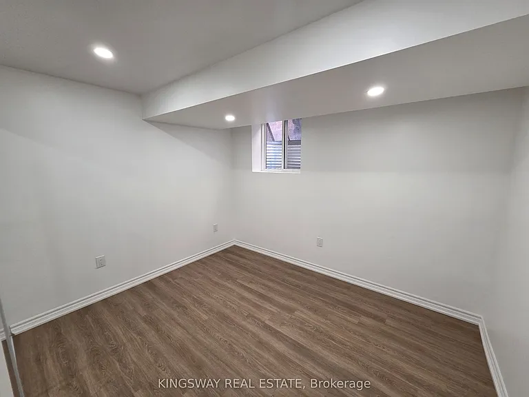 839 Miltonbrook Cres #BASEMENT — Photo 11