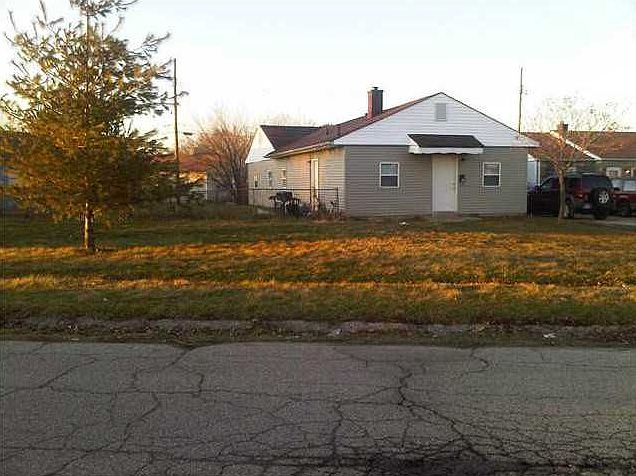 2nd image of 6161 Commodore Dr