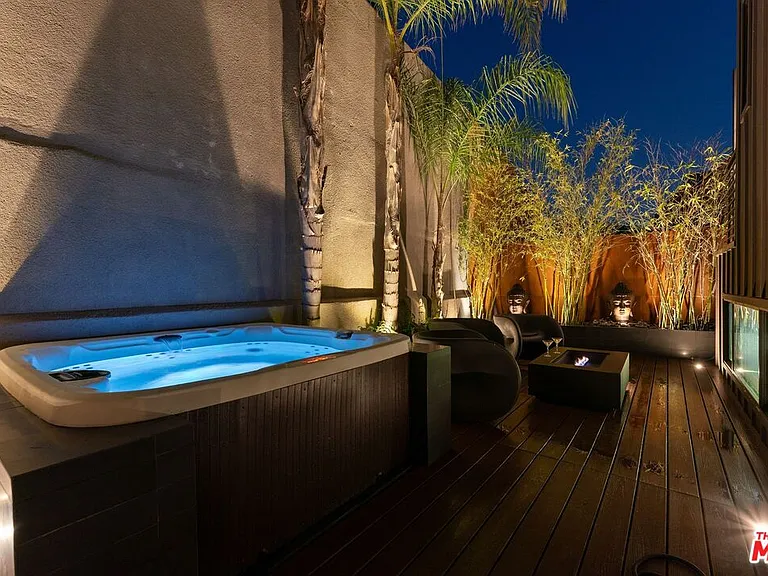 3601 Dixie Canyon Pl — Photo 24