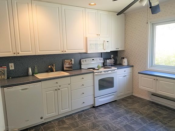 2nd image of 5A Connecticut Dr