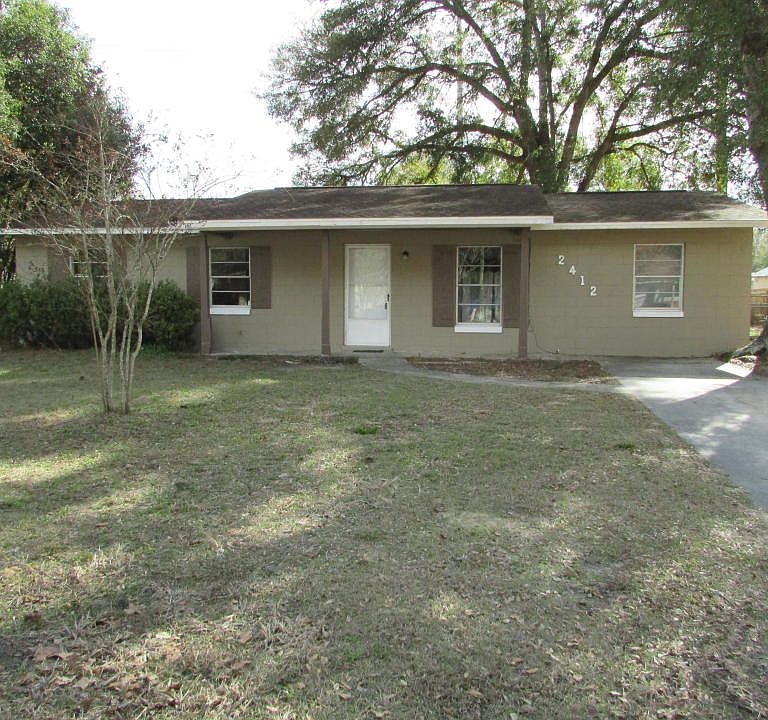 1st image of 2412 NE 32nd St