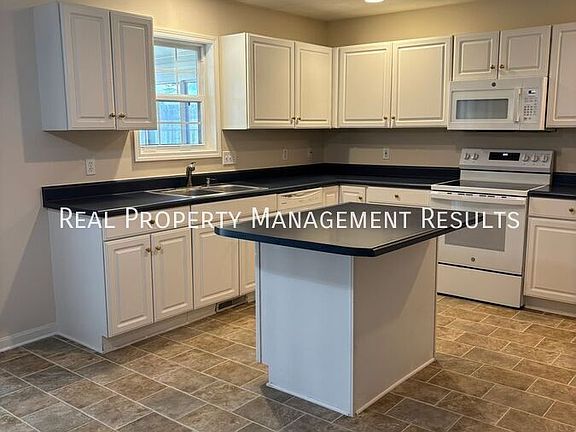 4th image of 3324 Cobblefield Dr