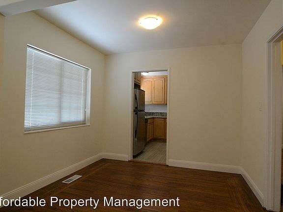 3rd image of 25417 Delmar Ave