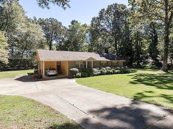 3rd image of 628 Park Dr
