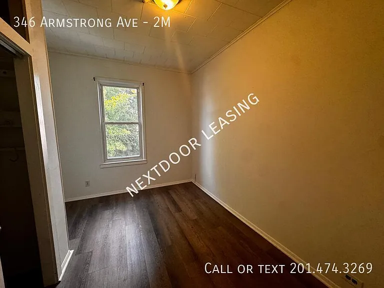 346 Armstrong Ave #2M — Photo 4