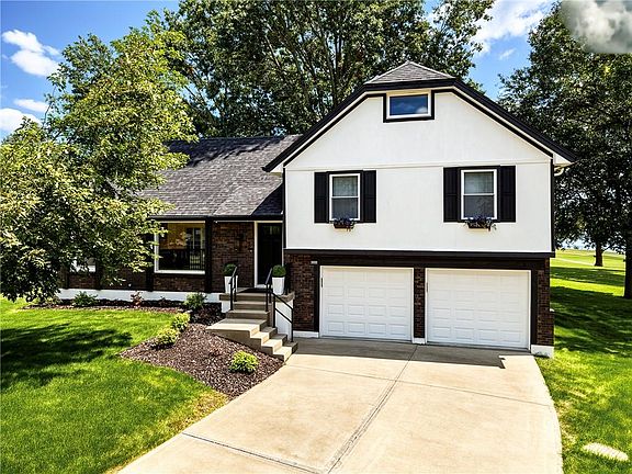4th image of 4085 SW Normandy Dr