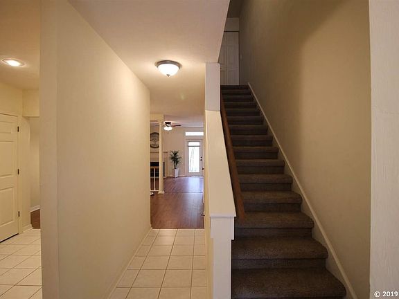 4th image of 829 NW 42nd Ter