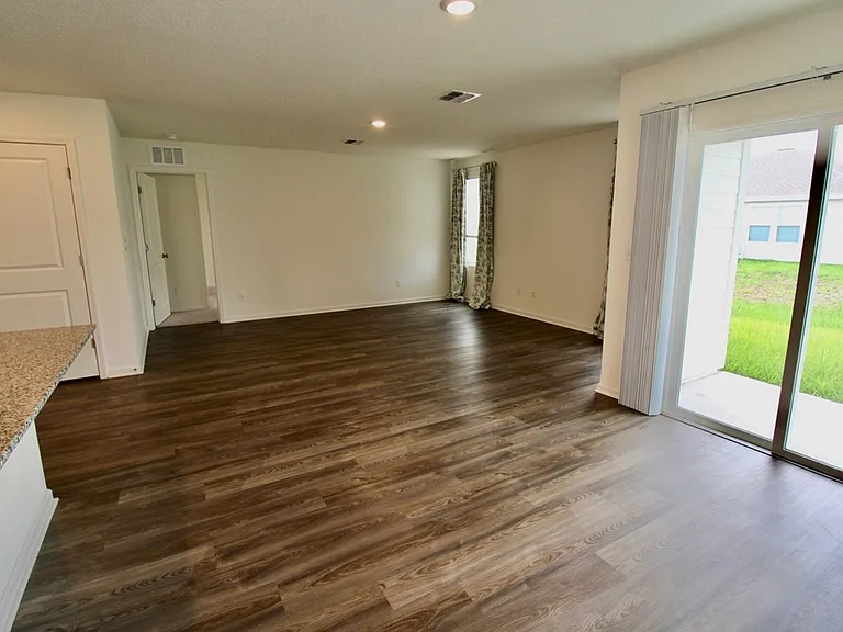 205 Landing Blvd — Photo 14