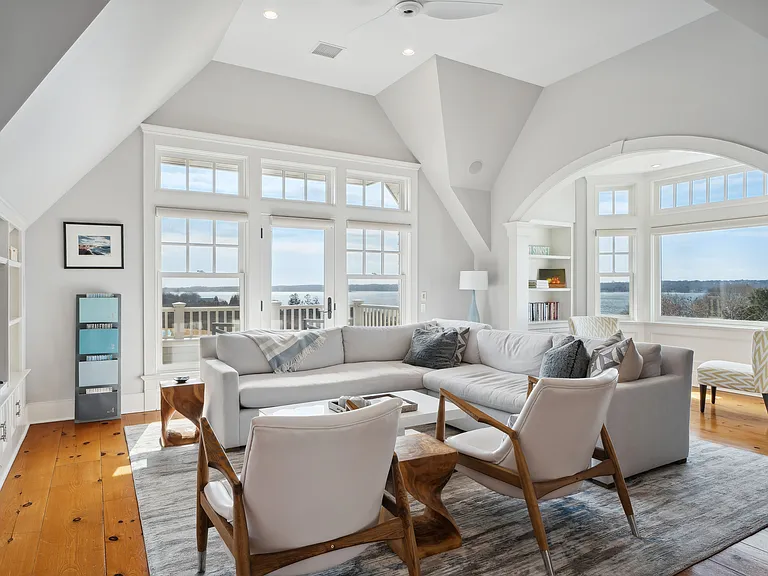 21 Prospect Hill Ln — Photo 2