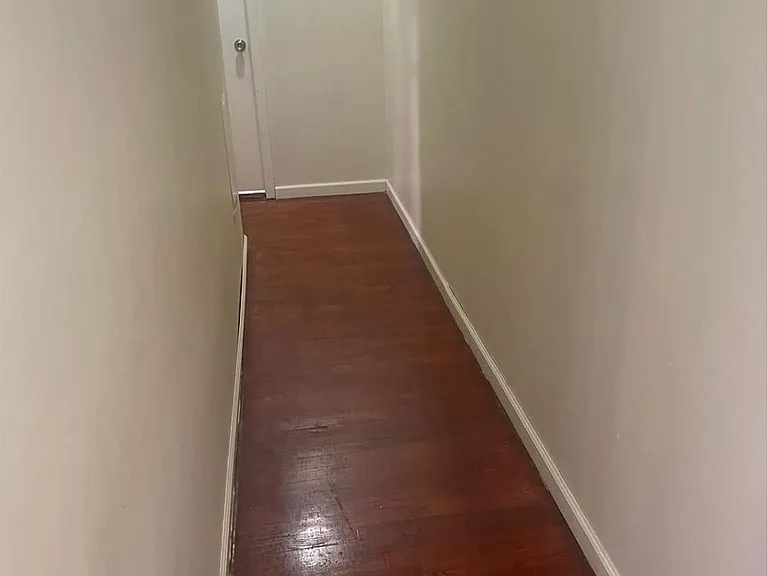 254 College Dr — Photo 3