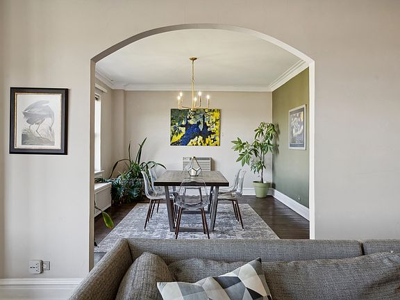 4th image of 609 W Stratford Pl APT 6A