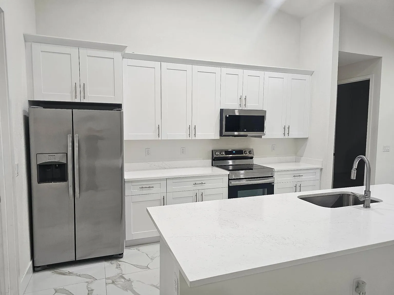4 bed, 1673 sqft, $2,400 — Photo 2