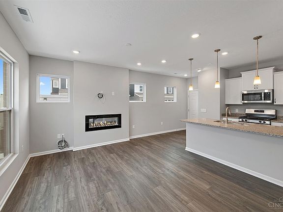 3rd image of 4910 Harrier Ln #12
