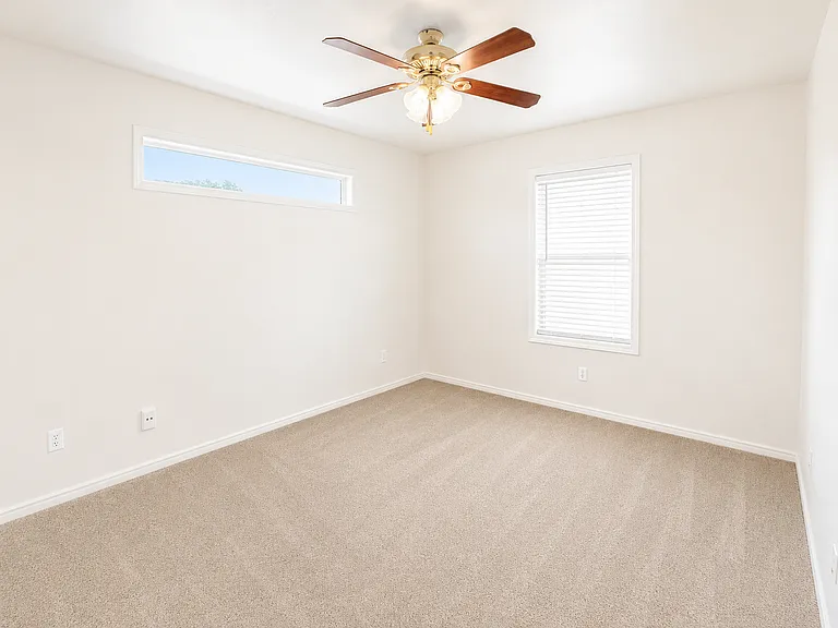 10622 N Shaenridge — Photo 7