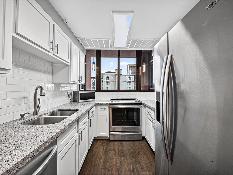 5150 Hidalgo St #402 — Photo 29
