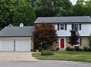 5931 Sugarbush Ct, Greendale, WI 53129