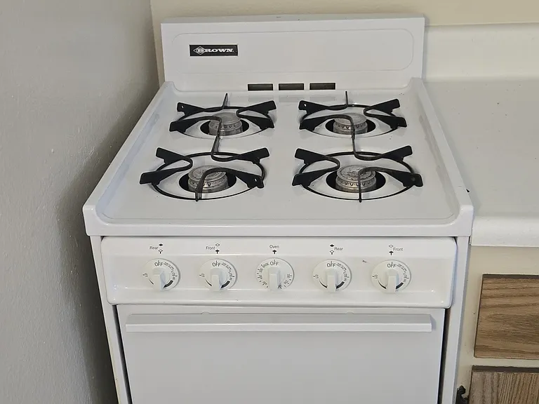 El Capitan Apartments — Photo 8